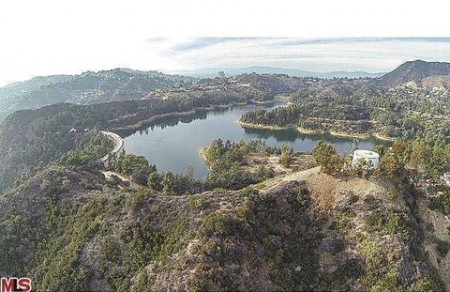 Lake Bear, Hollywood